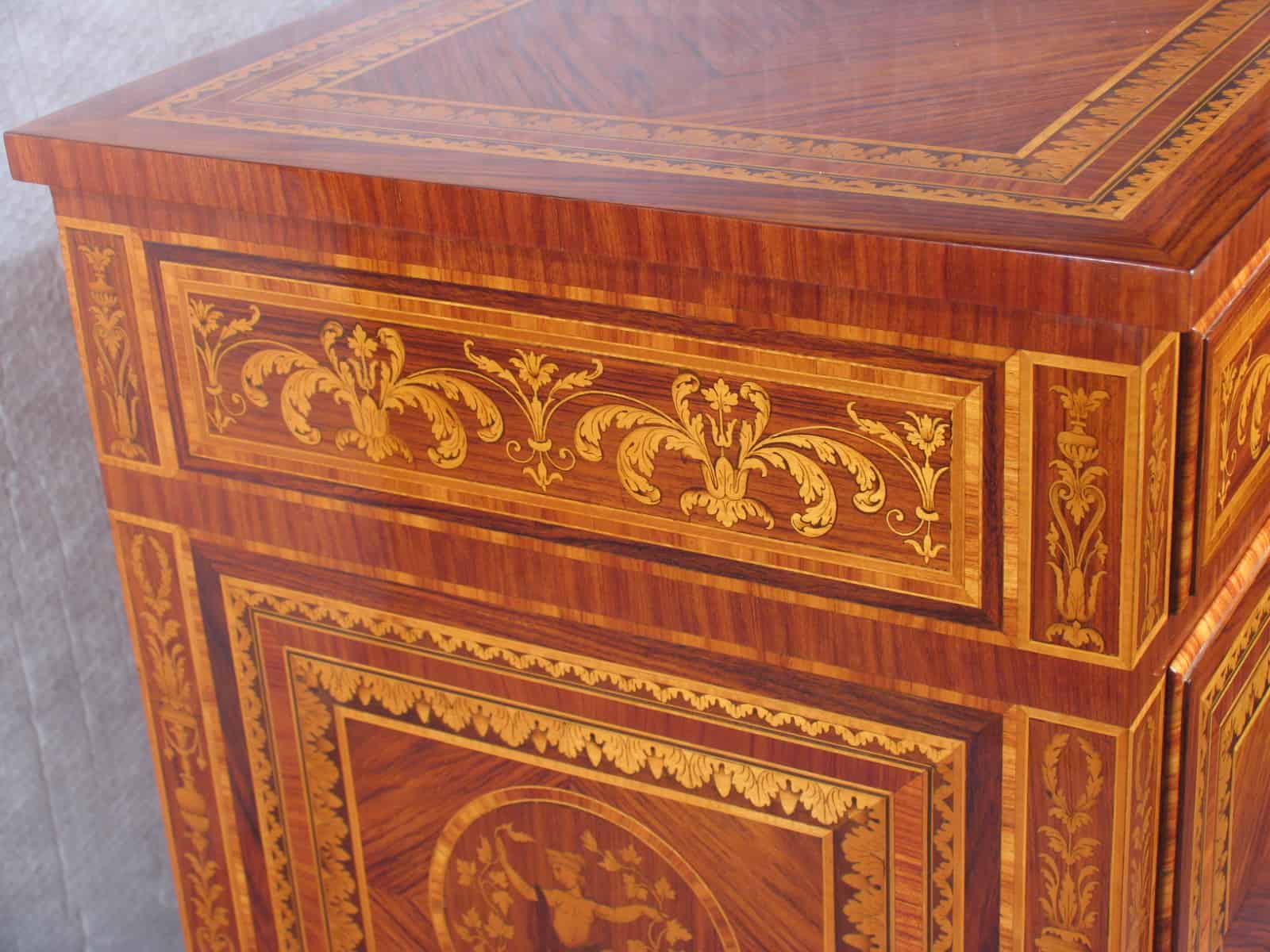 Antique Italian Furniture Chest of Drawers styylish