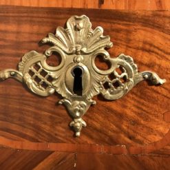 Baroque Chest of Drawers walnut- keyhole- styylish