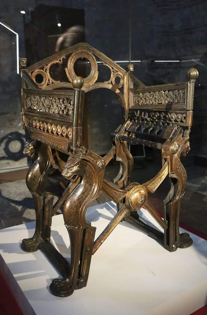 Chairs - Throne of Dagobert