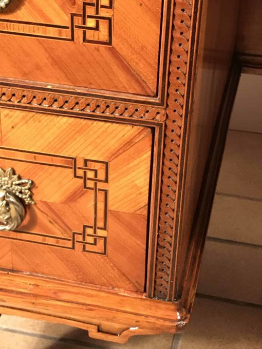 Antique Vanity- closeup drawers- styylish