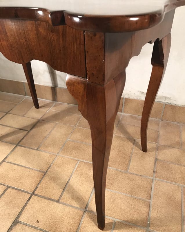 Pair of Console Tables, Italy 18th century, Walnut -styylish