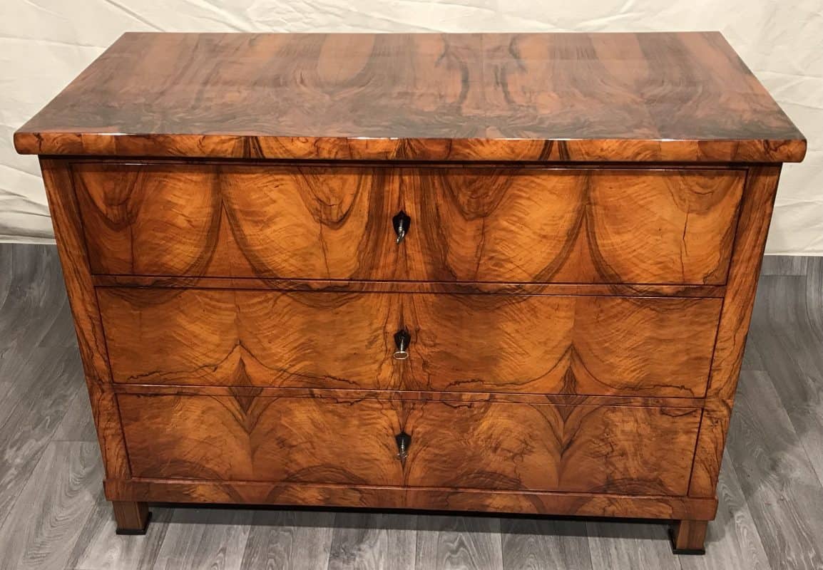 19th century Biedermeier Dresser - walnut veneer - Styylish