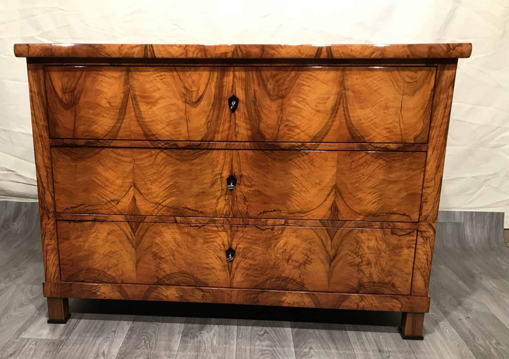 19th century Biedermeier Dresser - walnut veneer - Styylish