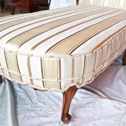 Chaise longue- view of the stripped fabric and the right foot- styylish