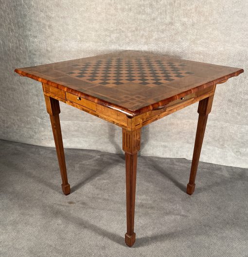Louis XVI card table- corner view of top and legs- styylish