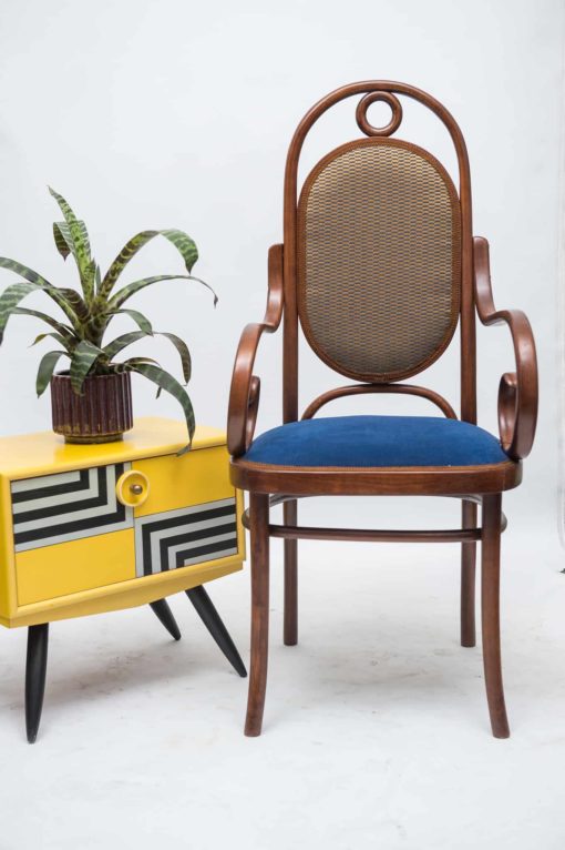 Bentwood Armchair blue with a yellow nightstand- Styylish