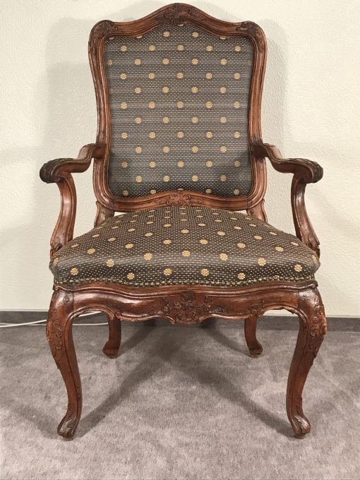 Baroque Armchair- front view- Styylish