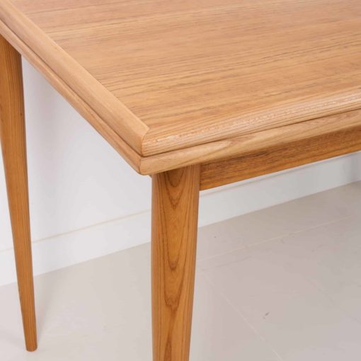 1960's Extendable Table legs detail- Styylish