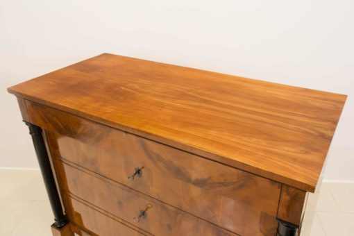 Biedermeier chest of drawers- top detail- Styylish