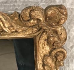 Baroque Gilt wood mirror- detail of the right upper corner- Styylish