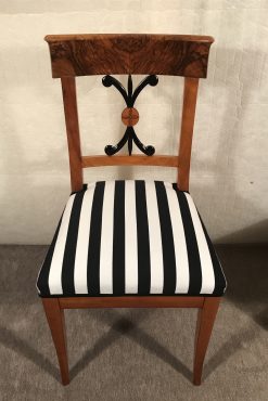 Set of four original Biedermeier Chairs- view of the seat and the back- Styylish