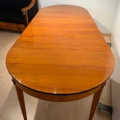 Round Expandable Dining Table - Top Wood Detail - Styylish