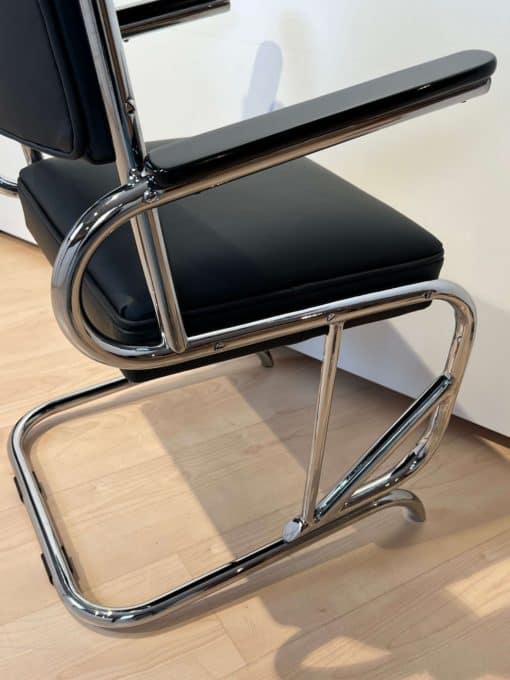 Bauhaus Cantilever Armchair - Chrome Plated Frame Bottom - Styylish