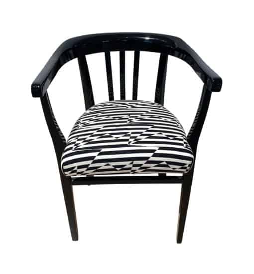 Bauhaus Armchair - Front Profile - Styylish