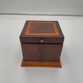 Cubic Biedermeier Box, Mahogany and Maple, Austria, circa 1840