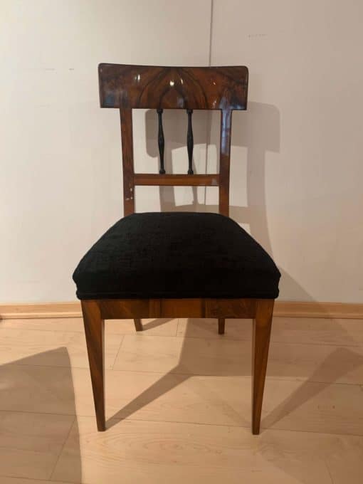 Biedermeier Chair - Front View - Styylish