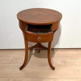 Round Biedermeier Side Table, Three-Legged, Walnut, South Germany circa 1820