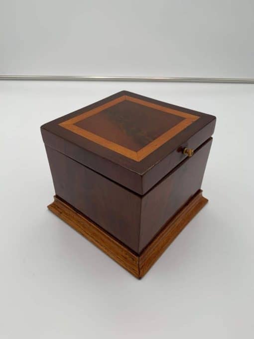 Cubic Biedermeier Box - Side Profile - Styylish