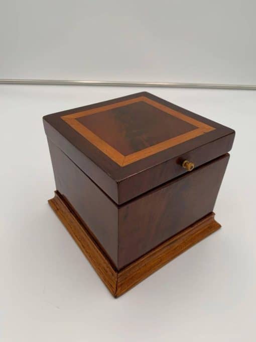 Cubic Biedermeier Box - Full Length - Styylish