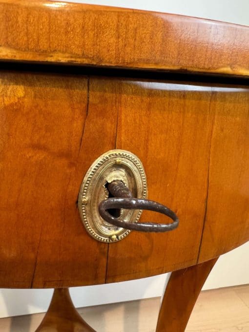 Round Biedermeier Side Table - Key Detail - Styylish