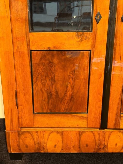 Biedermeier Bookcase with Walnut Veneer - Door Detail - Styylish