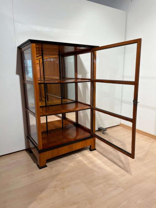 Biedermeier Vitrine - Opened - Styylish
