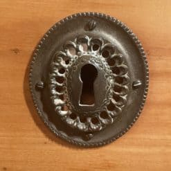 Louis XVI Buffet - Keyhole Detail - Styylish