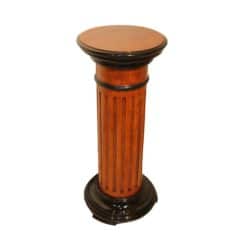 Neoclassical Rotating Pedestal - Styylish