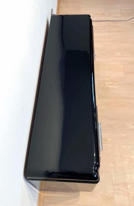 Small Art Deco Lowboard - Top Lacquer Detail - Styylish
