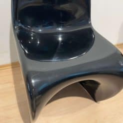 Space Age Cantilever Chair - Seat Detail - Styylish