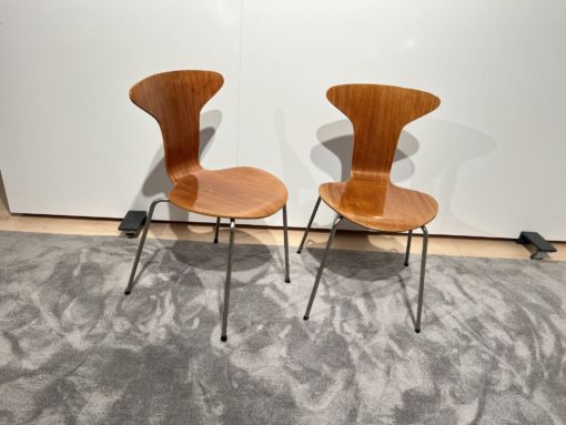 Pair of 3105 Mosquito Chairs - Side by Side - Styylish