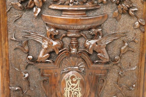 Renaissance Style Magazine Rack - Wood Carving Detail - Styylish