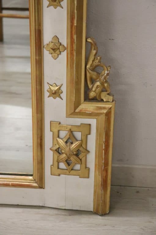 Gilded Wood Mirror - Bottom of Frame Detail - Styylish