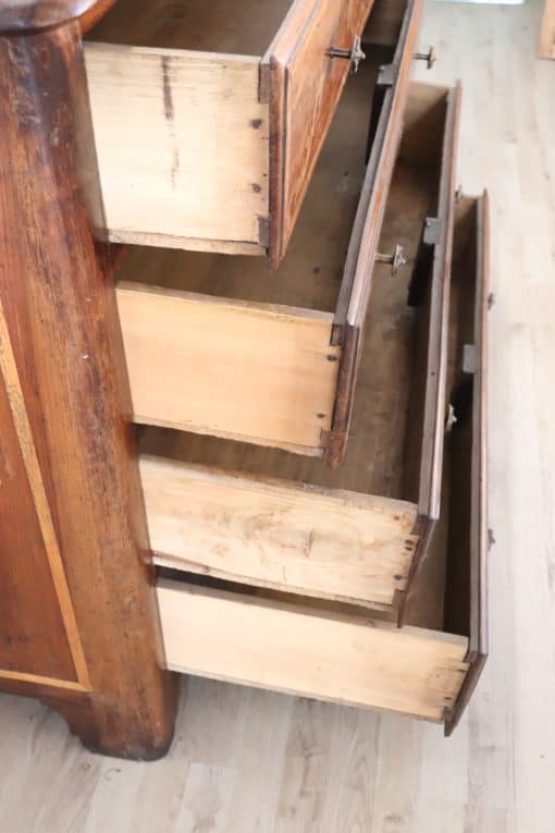 Italian Louis XIV period chest of drawers - Drawers Open - Styylish