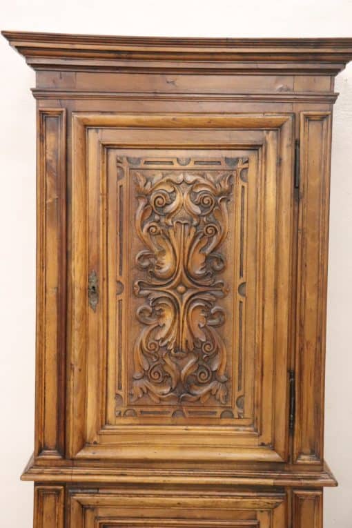 Antique Italian Cabinet - Top - Styylish