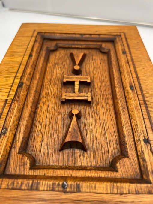 Decorative Neoclassical Box - Wood Detail - Styylish