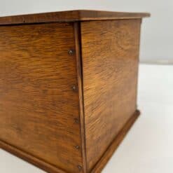 Decorative Neoclassical Box - Edge Detail - Styylish