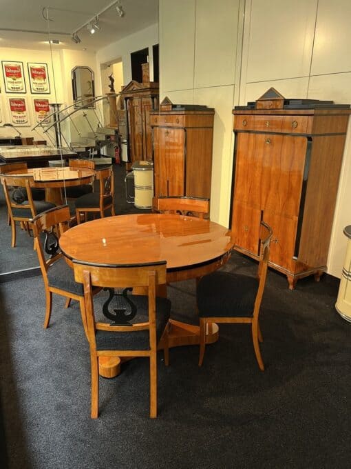 Biedermeier Tilt-Top Table - With Chairs - Styylish