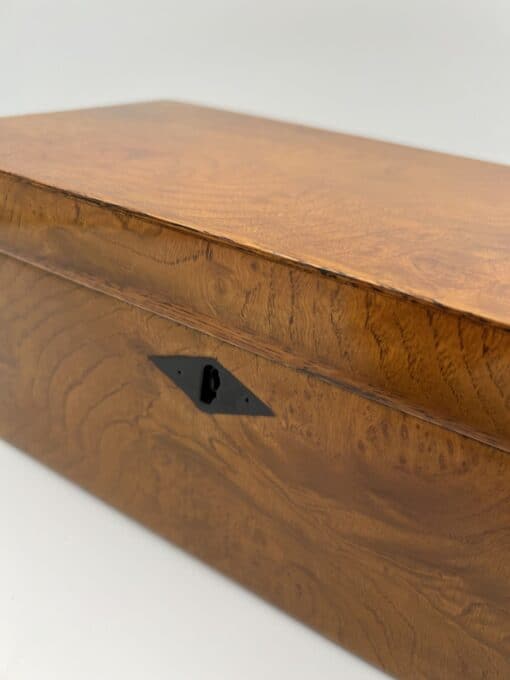 Neoclassical Ash Box - Side Profile - Styylish