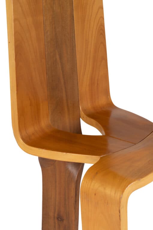 Eight Blonde Cherry Chairs - Detail - Styylish