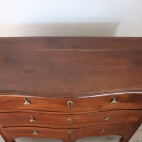 18th Century Italian Louis XV Walnut Commode or Chest of Drawers