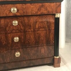 Biedermeier walnut chest of drawers- detail of the front- Styylish