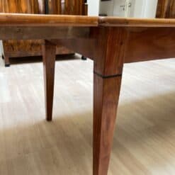 Neoclassical Expandable Dining Table - Edge and Leg Detail - Styylish