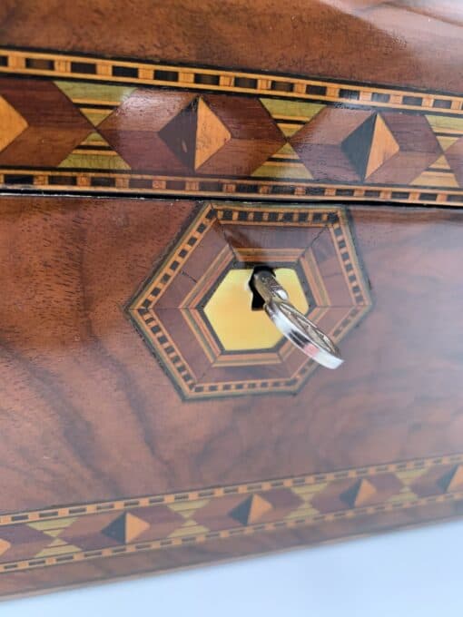 Historicism Jewelry Box - Key Detail - Styylish