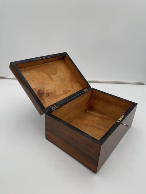 Historicism Jewelry Box - Inside - Styylish