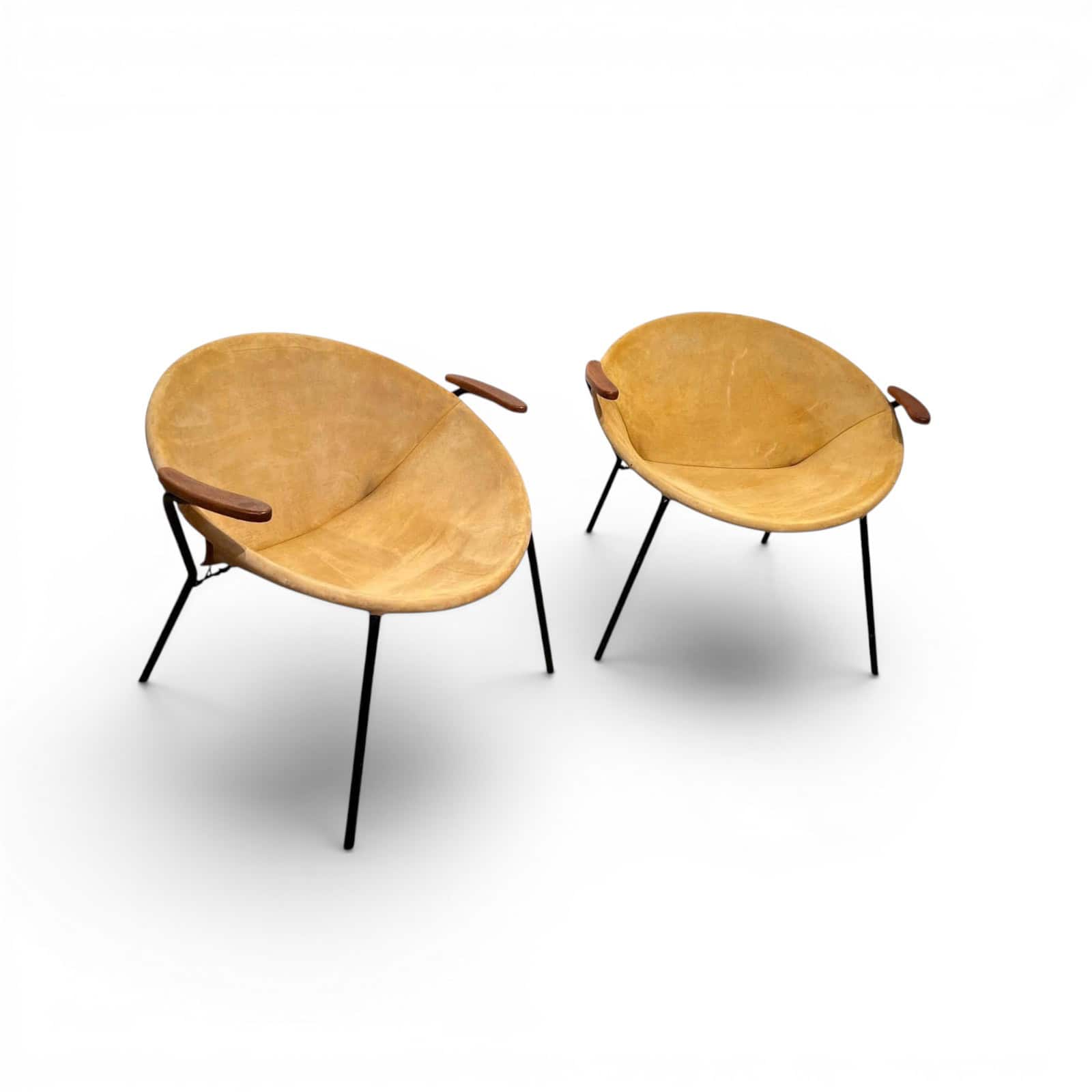 Pair of Balloon Lounge Chairs- Hans Olsen- Styylish