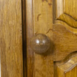 Guillerme and Chambron Wardrobe - Handle Detail - Styylish