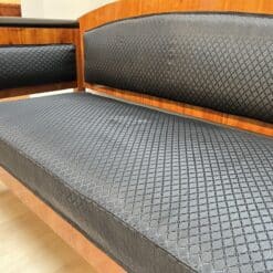 Biedermeier Bench - Bench Detail - Styylish