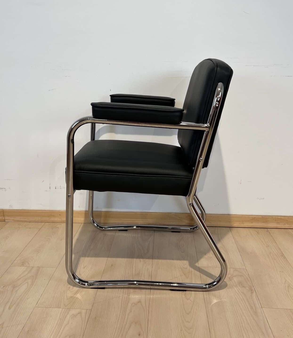Traditional Vintage Leather Chair & Ottoman, Bauhaus USA