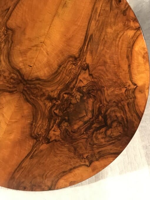 Biedermeier Salon Table- detail of the walnut veneer- Styylish